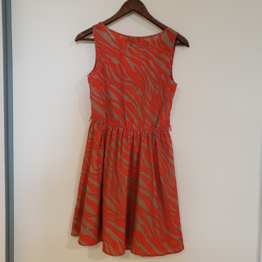 Dress - Picture 2 of 3